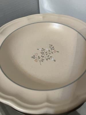 Pfaltzgraff Floral Beige Ceramic Bowl. USA Pottery. - Thumbnail 2