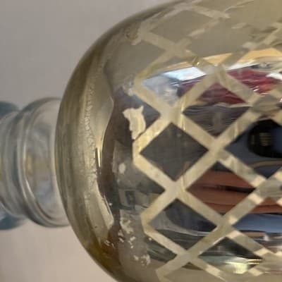 Glass candle holder, Clear & Gold, Geometric Pattern, Decorative Gold Accents - Thumbnail 4