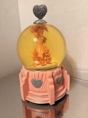 I Love Lucy Snow Globe Original Box Rare Heart Top Vintage Collectible - Thumbnail 2
