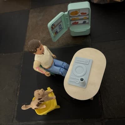 Vintage Fisher Price Loving Family Dollhouse collection 1990-93 - Thumbnail 8