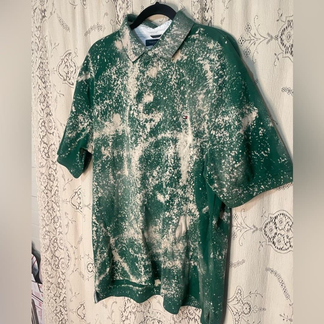 Tommy Hilfiger: up-cycled splatter polo - Thumbnail 2