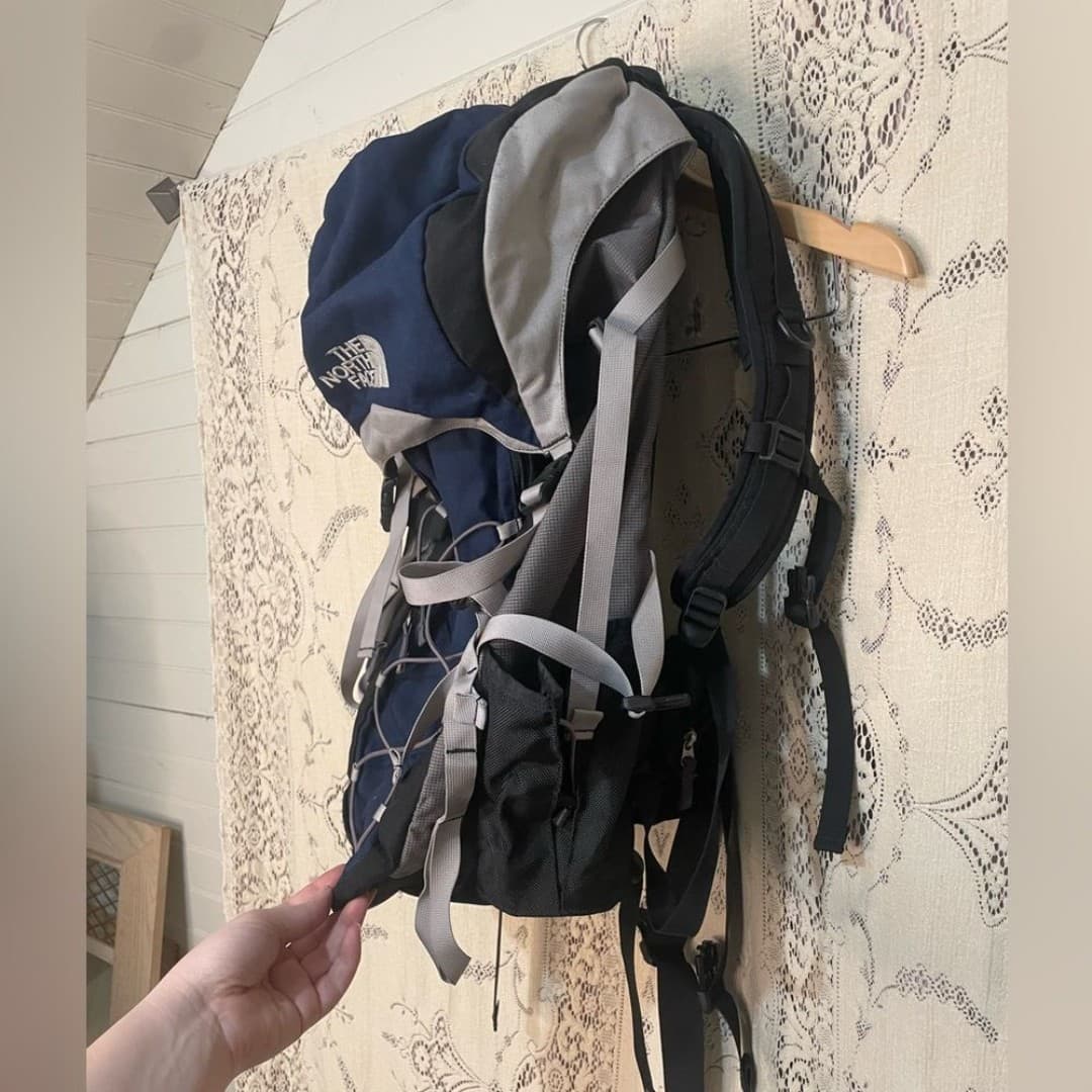 The North Face: vintage 90s Terra 40 Blue Hiking Backpack - Thumbnail 3