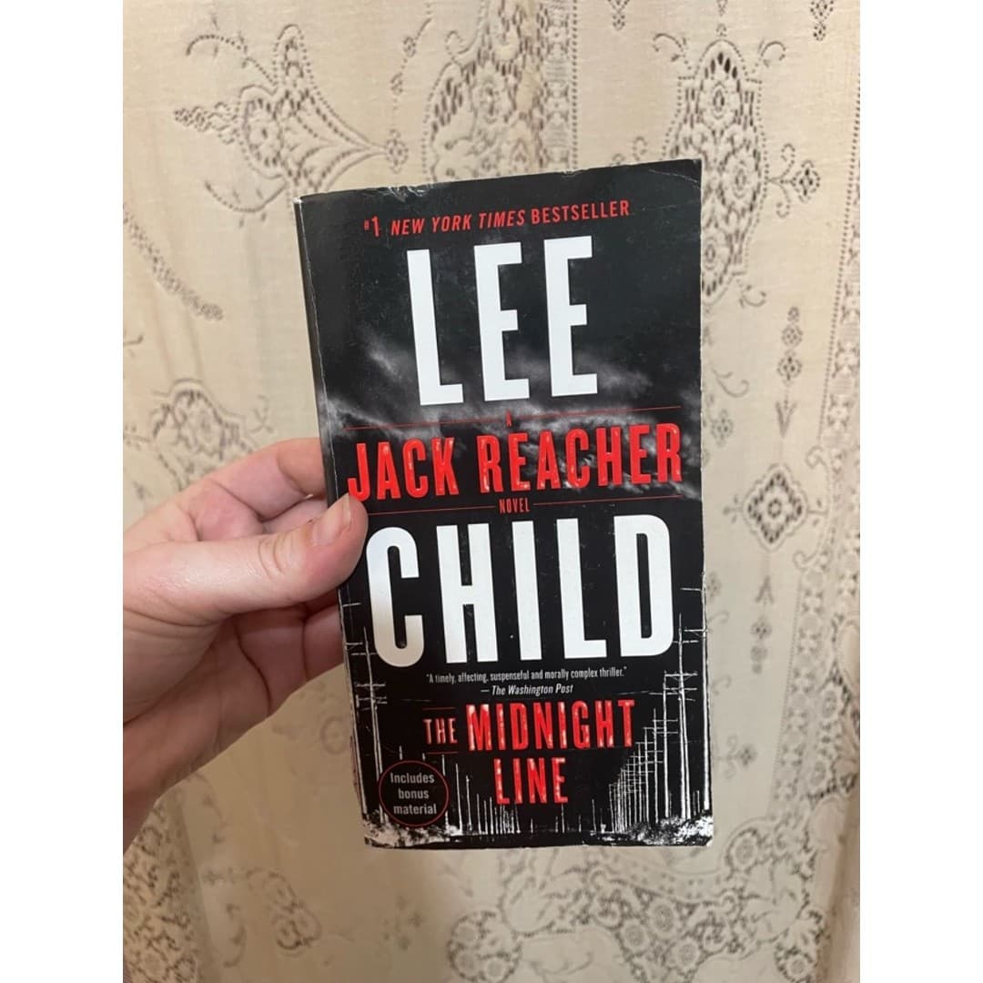 Lee Child Jack Reacher "The Midnight Line" Paperback - Black & Red - Image 1