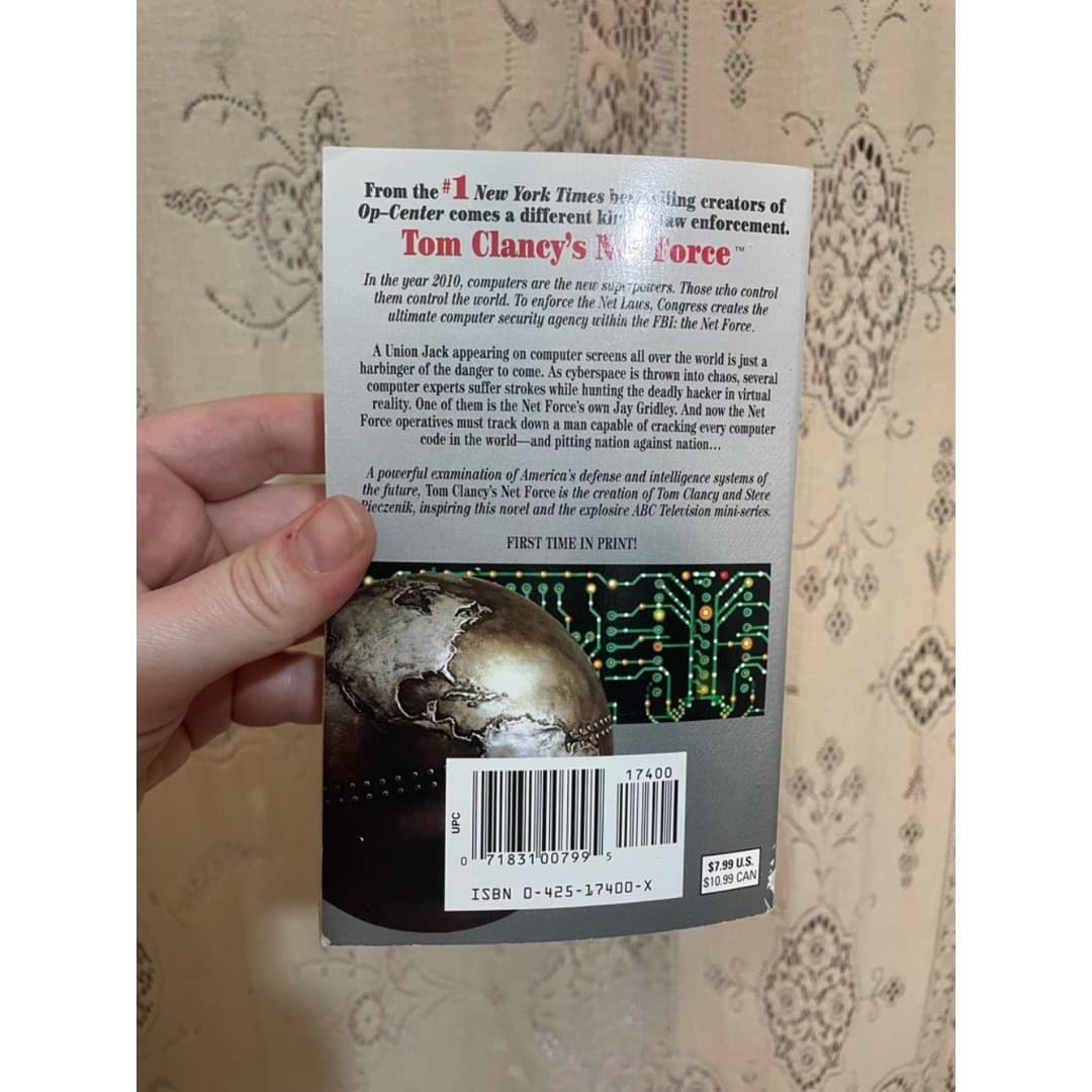 Tom Clancy's Net Force: Night Moves Paperback - Silver Cover - Thumbnail 2