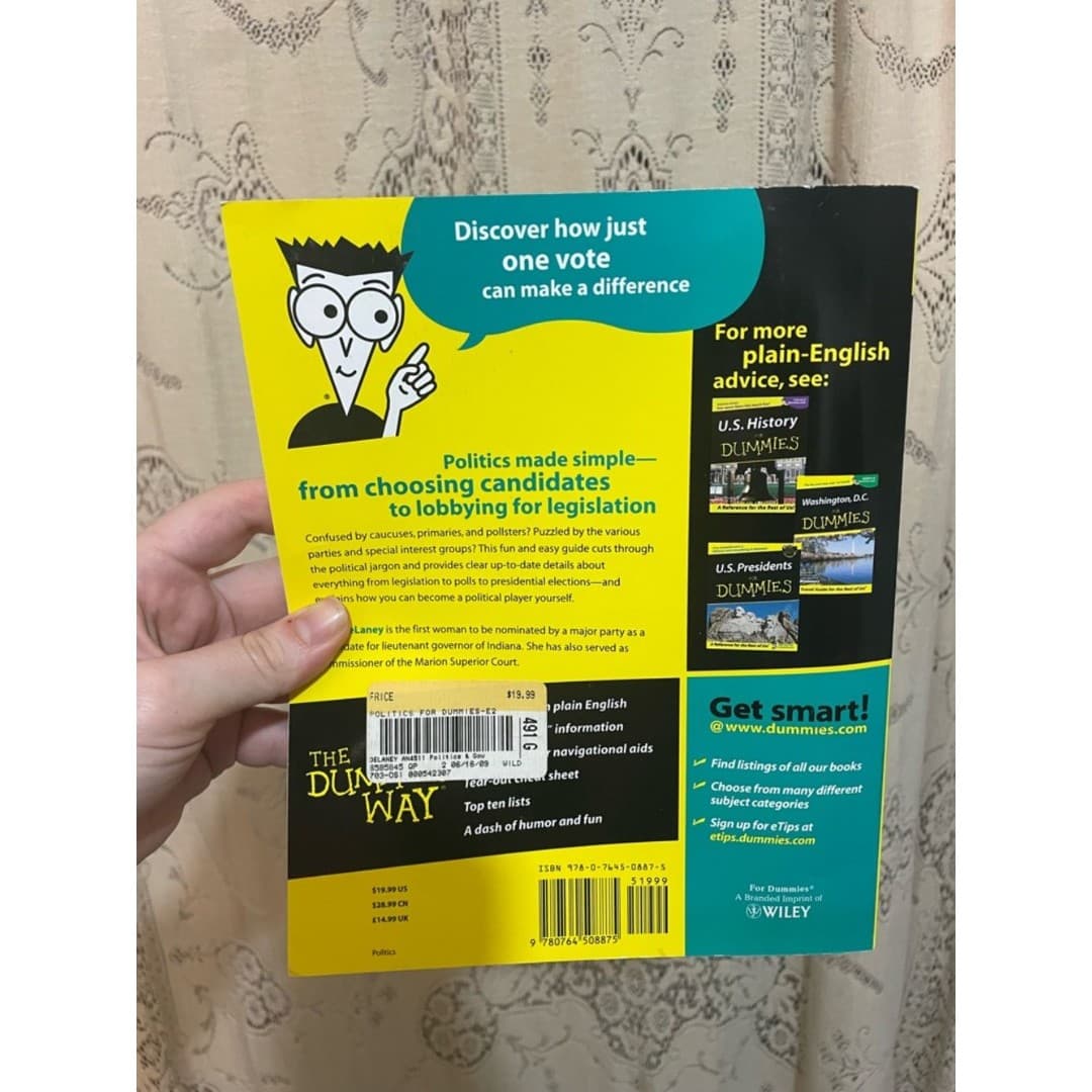 Politics Made Simple - Yellow & Teal Dummies Book - Thumbnail 2