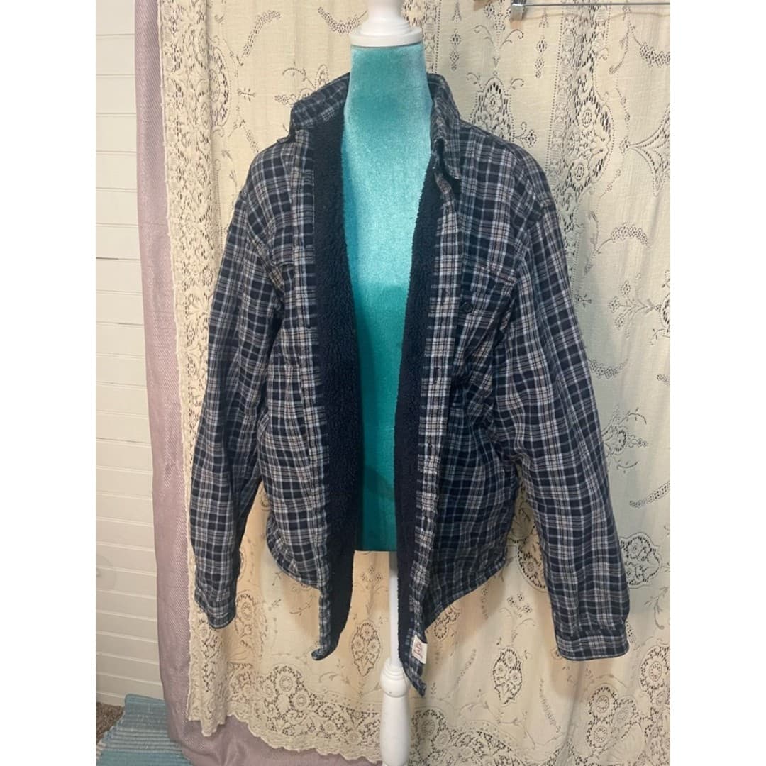 Boston traders: Men's Navy & Gray Plaid Button-Up with fleece lining - Thumbnail 5