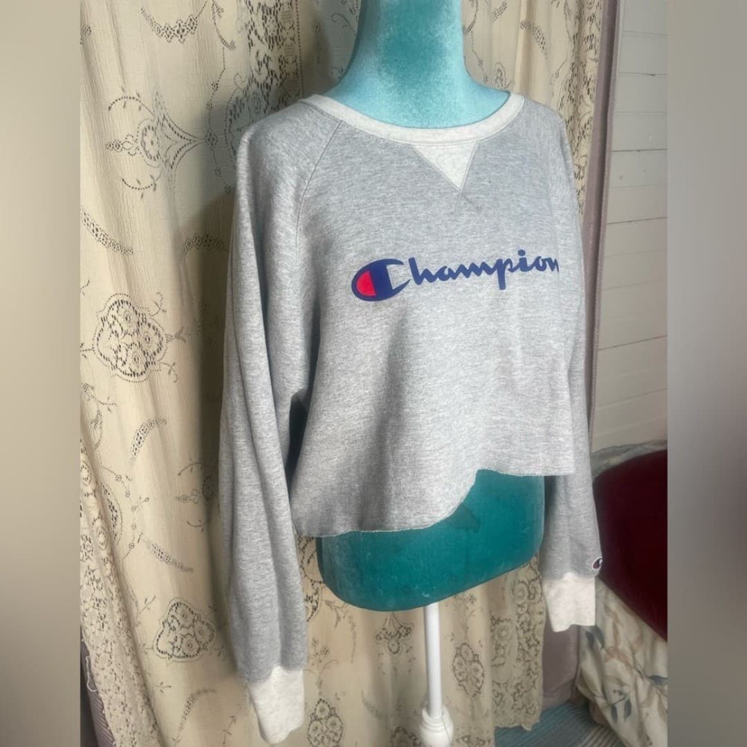 Champion: cropped vintage sweater - Thumbnail 2
