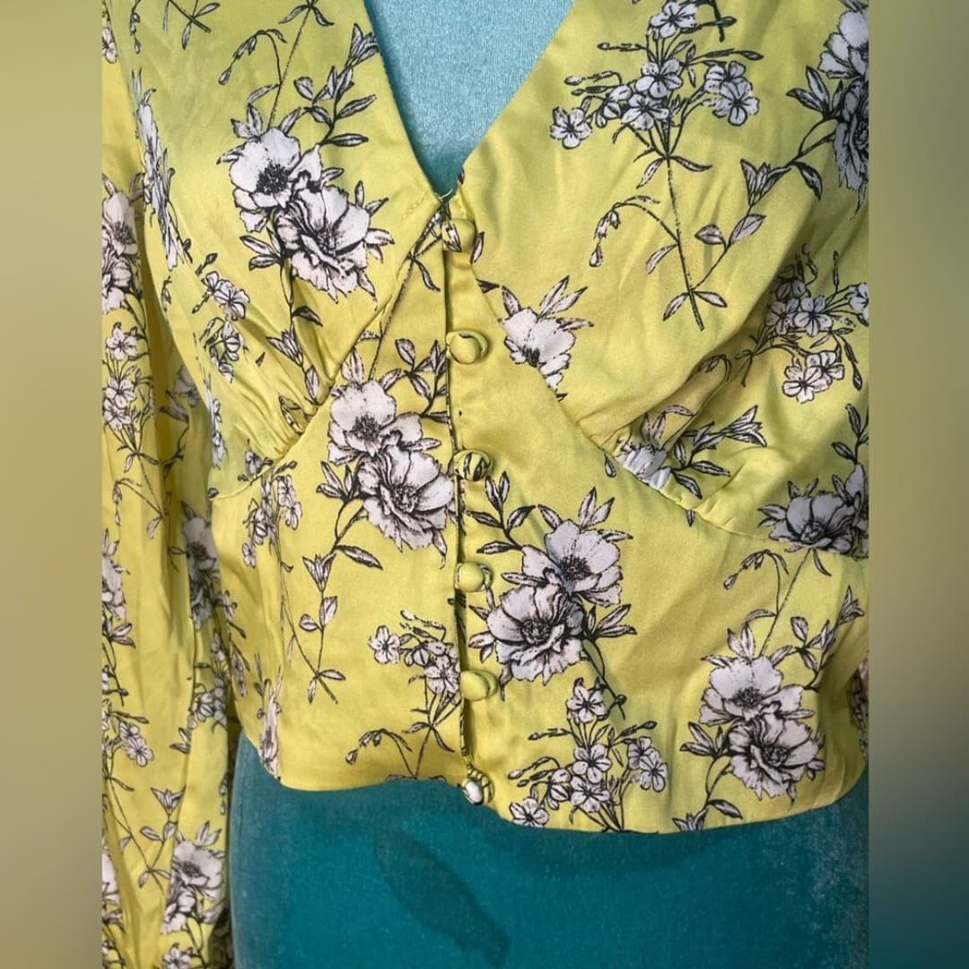 Milk & honey: cute floral crop top - Thumbnail 3