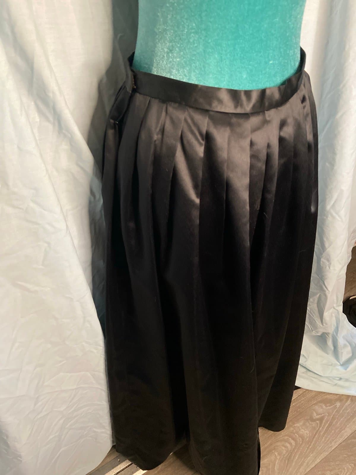 Focus 2000: vintage black maxi skirt size 8 - Thumbnail 2