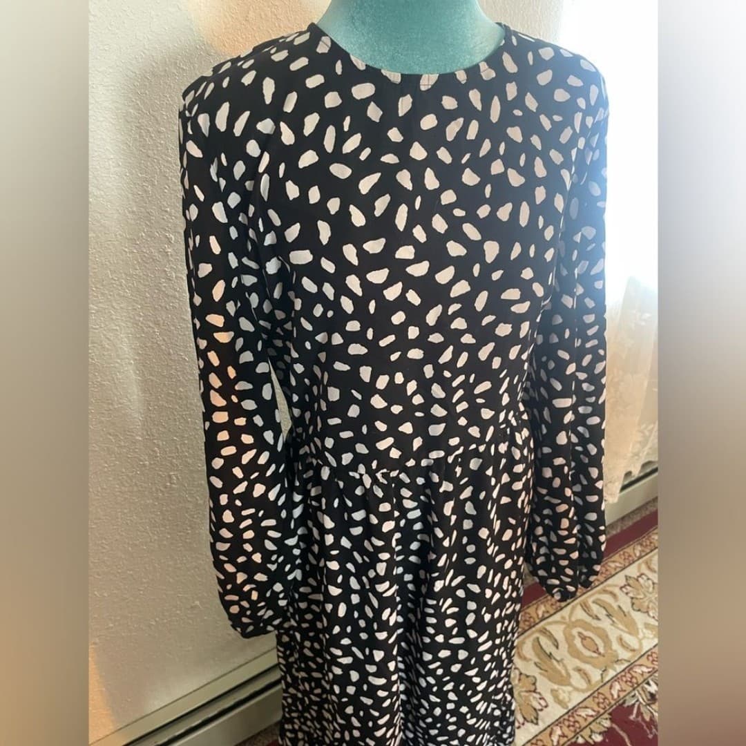 Missguided: Black and White abstract polka dot Dress 12 - Thumbnail 2