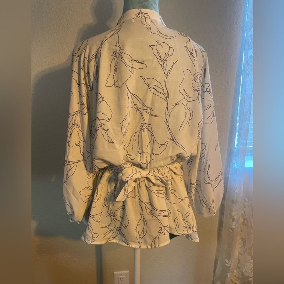 Sweet rain: Floral Button-Up Blouse with peplum - Thumbnail 3