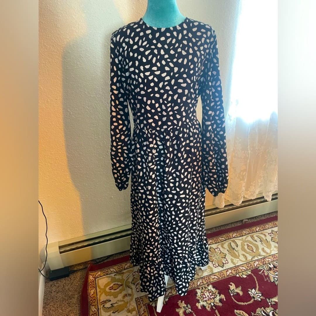 Missguided: Black and White abstract polka dot Dress 12 - Image 1