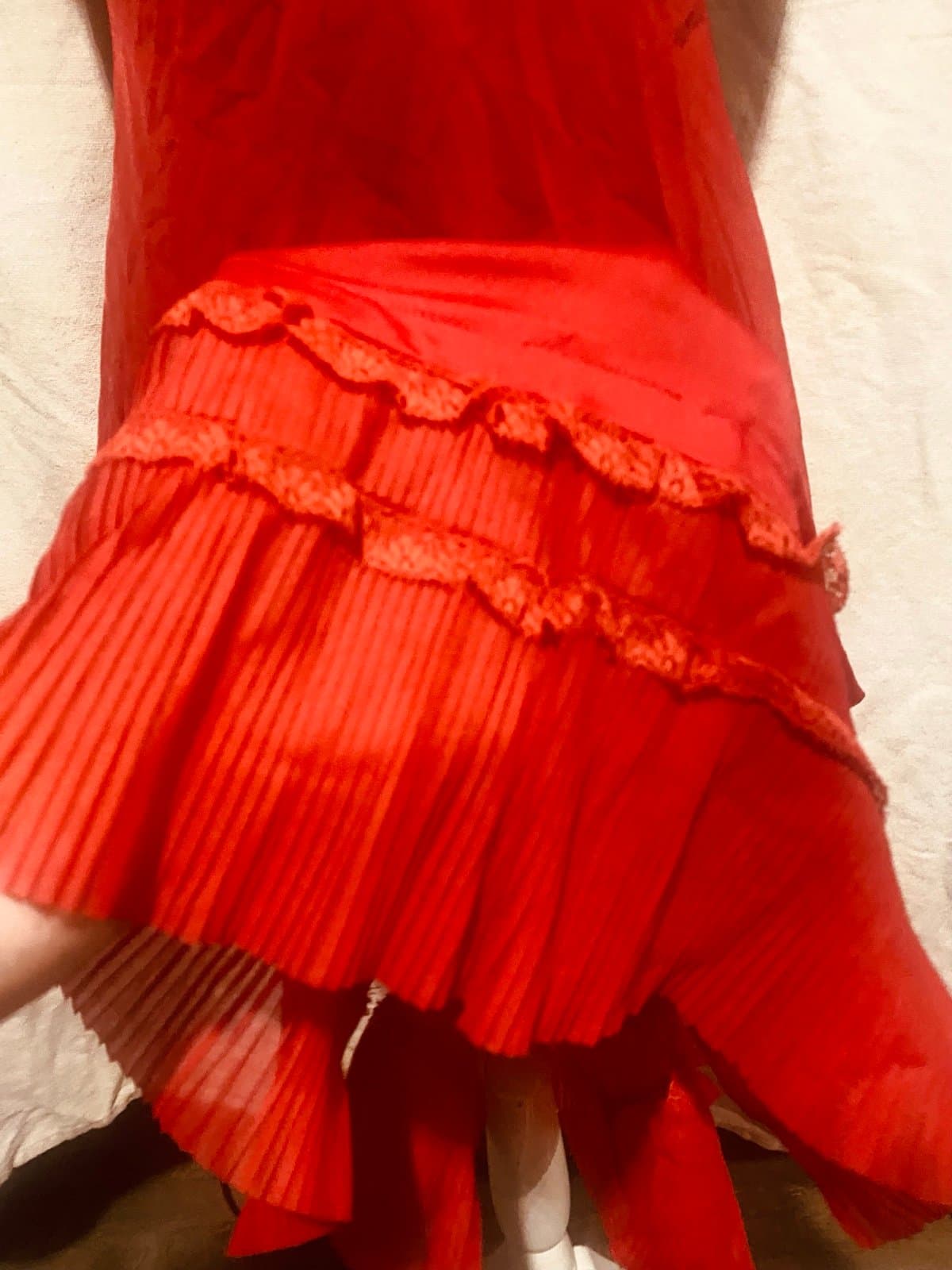 Vintage red slip with ruffled bust and hem - Thumbnail 4