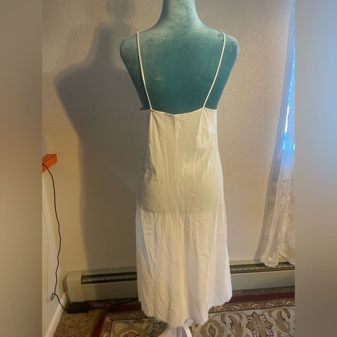 Marks & Spencer: vintage slip with lace details - Thumbnail 3