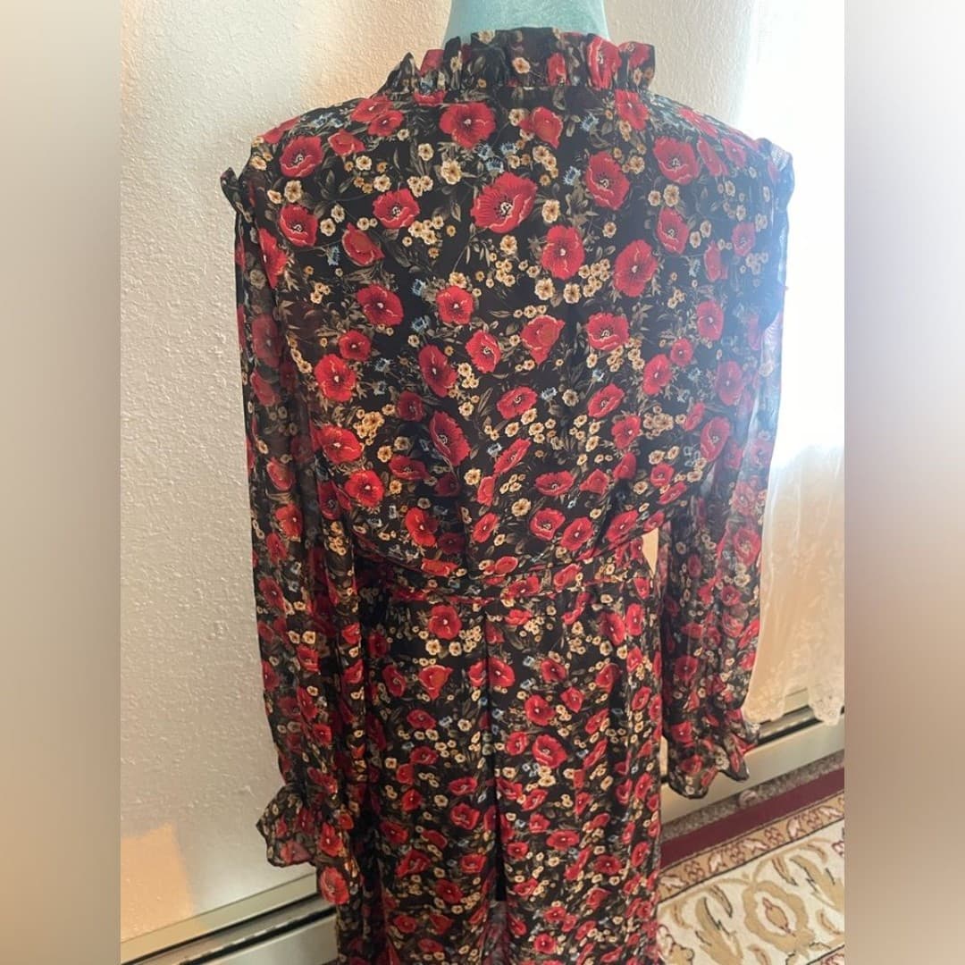 Missguided: Floral Red and Black Dress 12 - Thumbnail 6