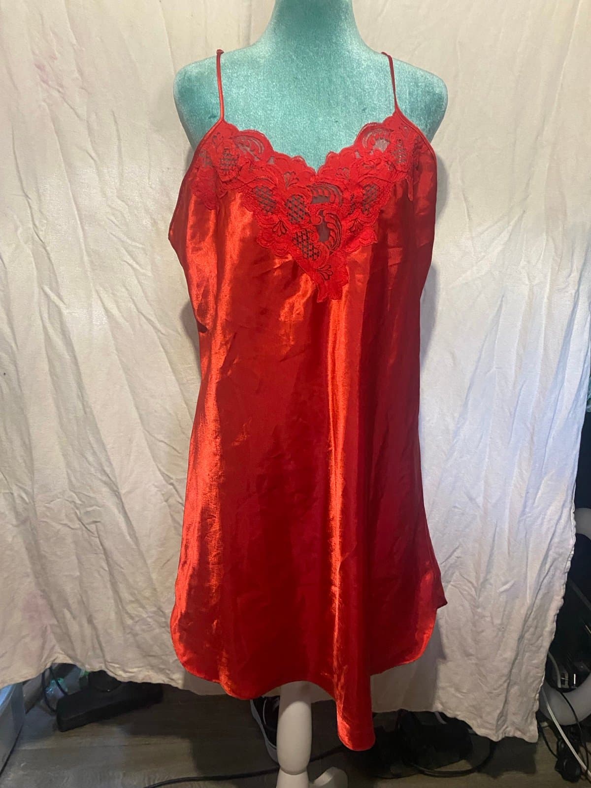 Adonna: vintage red slip - Image 1