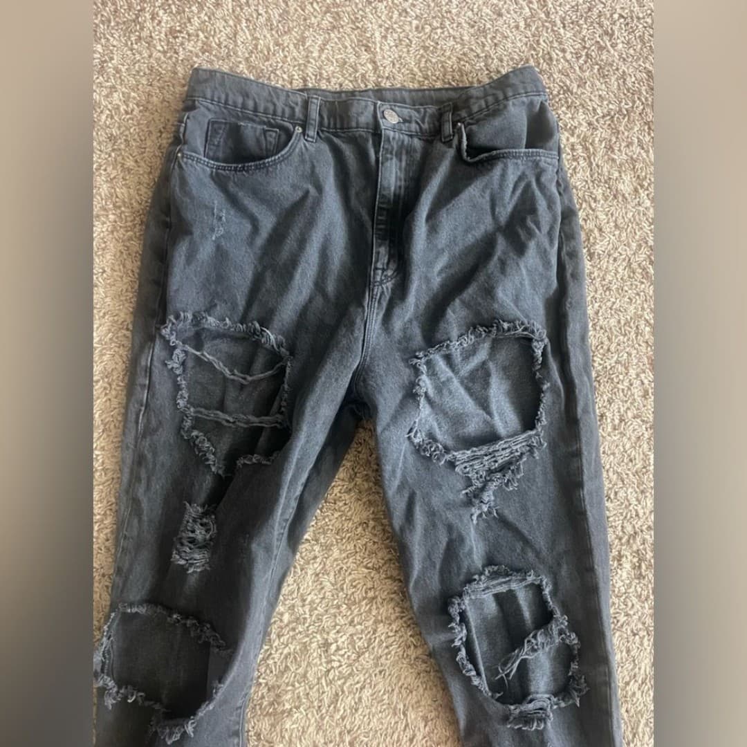 BDG: distressed mom jeans - Thumbnail 2