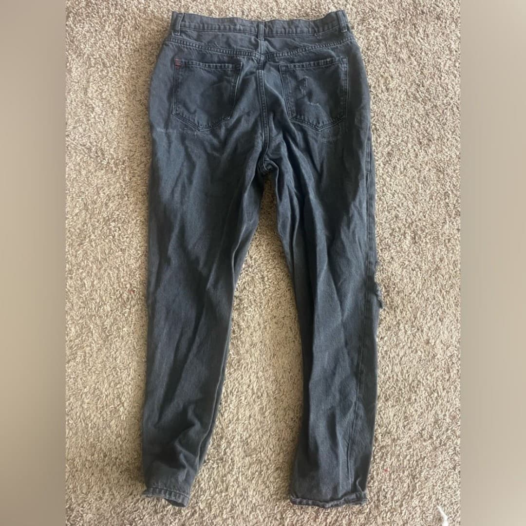 BDG: distressed mom jeans - Thumbnail 3