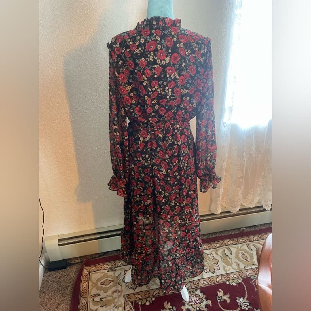 Missguided: Floral Red and Black Dress 12 - Thumbnail 5