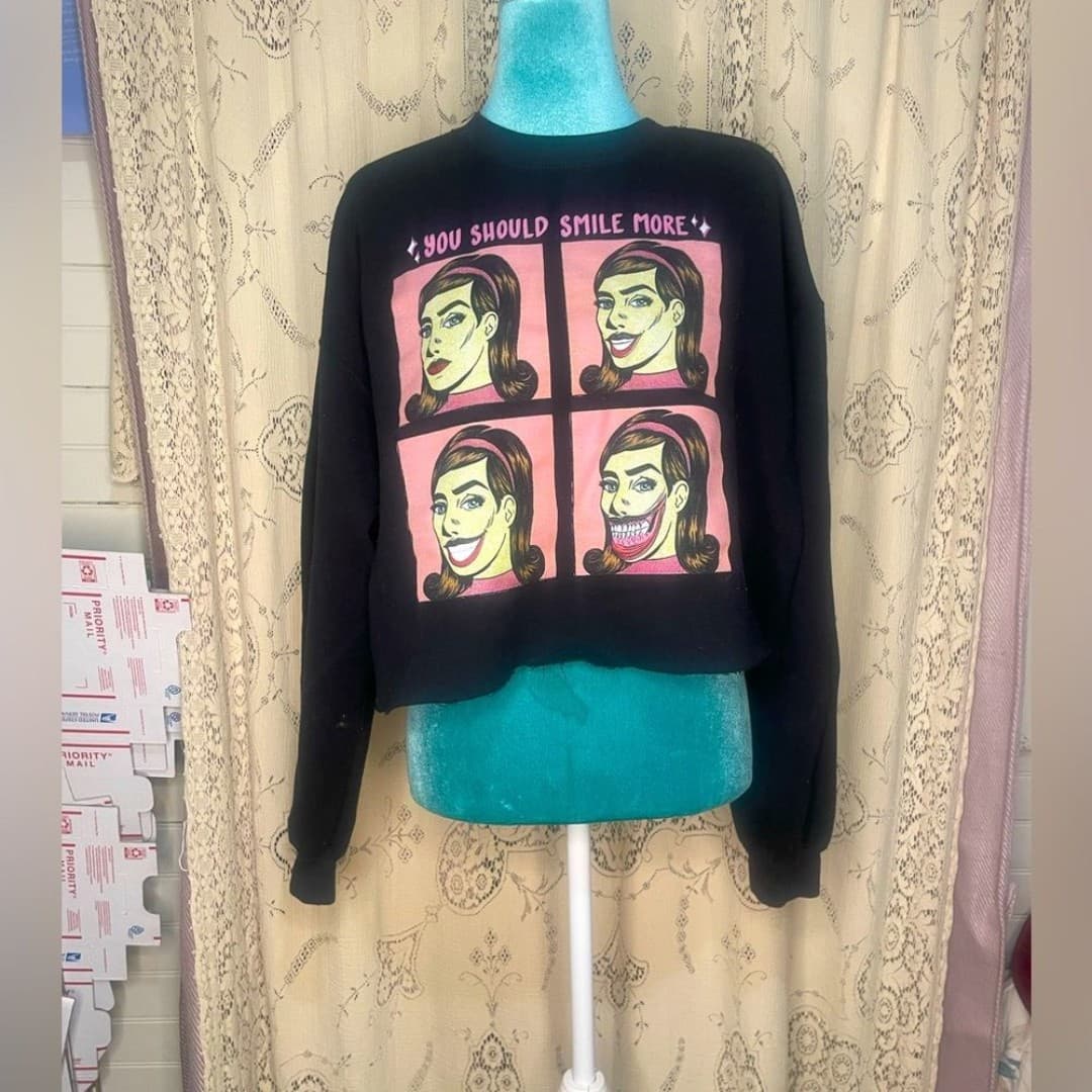 Gildan: you should smile more cropped sweater - Image 1