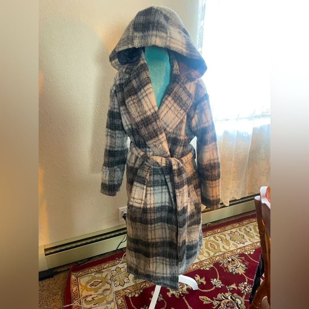 American Eagle: fuzzy Plaid Hooded Women's Coat - Image 1