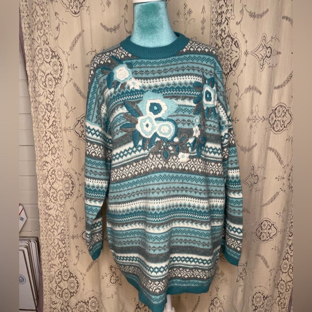 Maggie Lawrence: vintage 90s knit with floral details 10-12 - Image 1