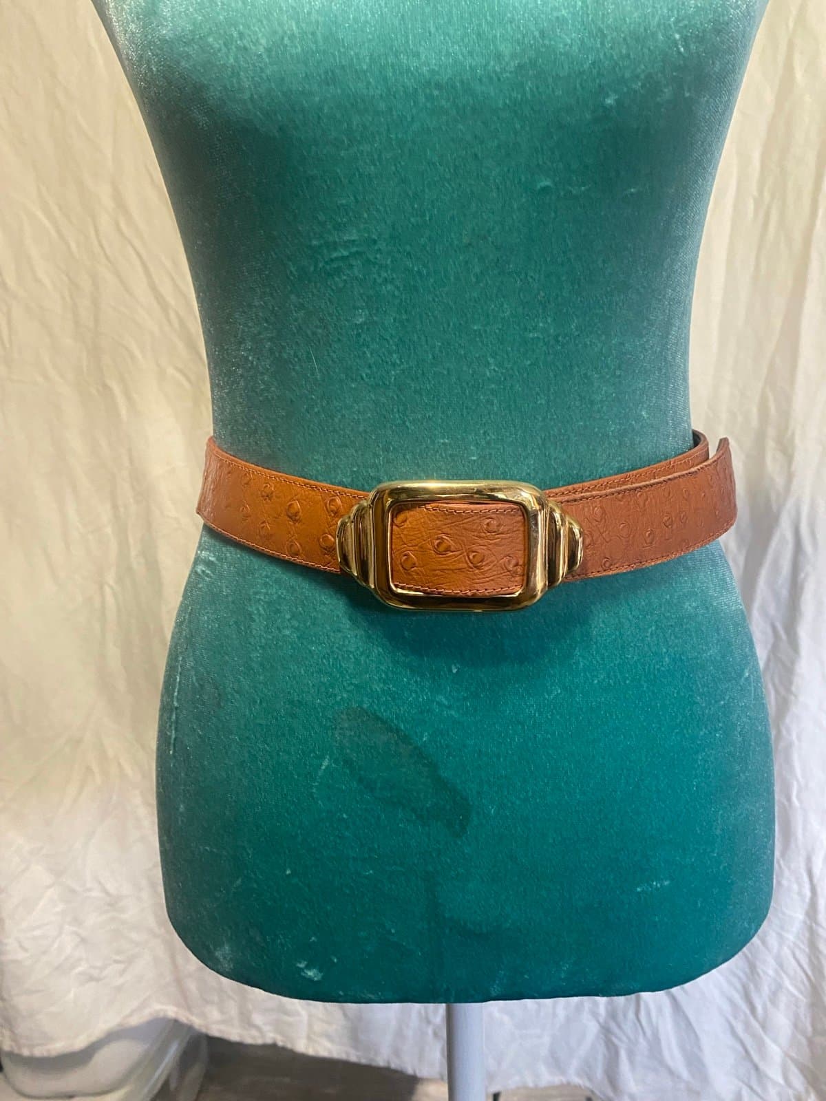 Echo: vintage leather belt 4-6 - Image 1