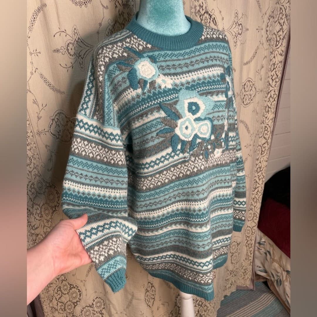 Maggie Lawrence: vintage 90s knit with floral details 10-12 - Thumbnail 3