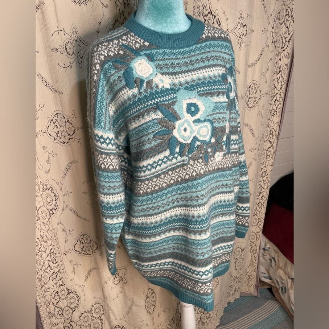 Maggie Lawrence: vintage 90s knit with floral details 10-12 - Thumbnail 2