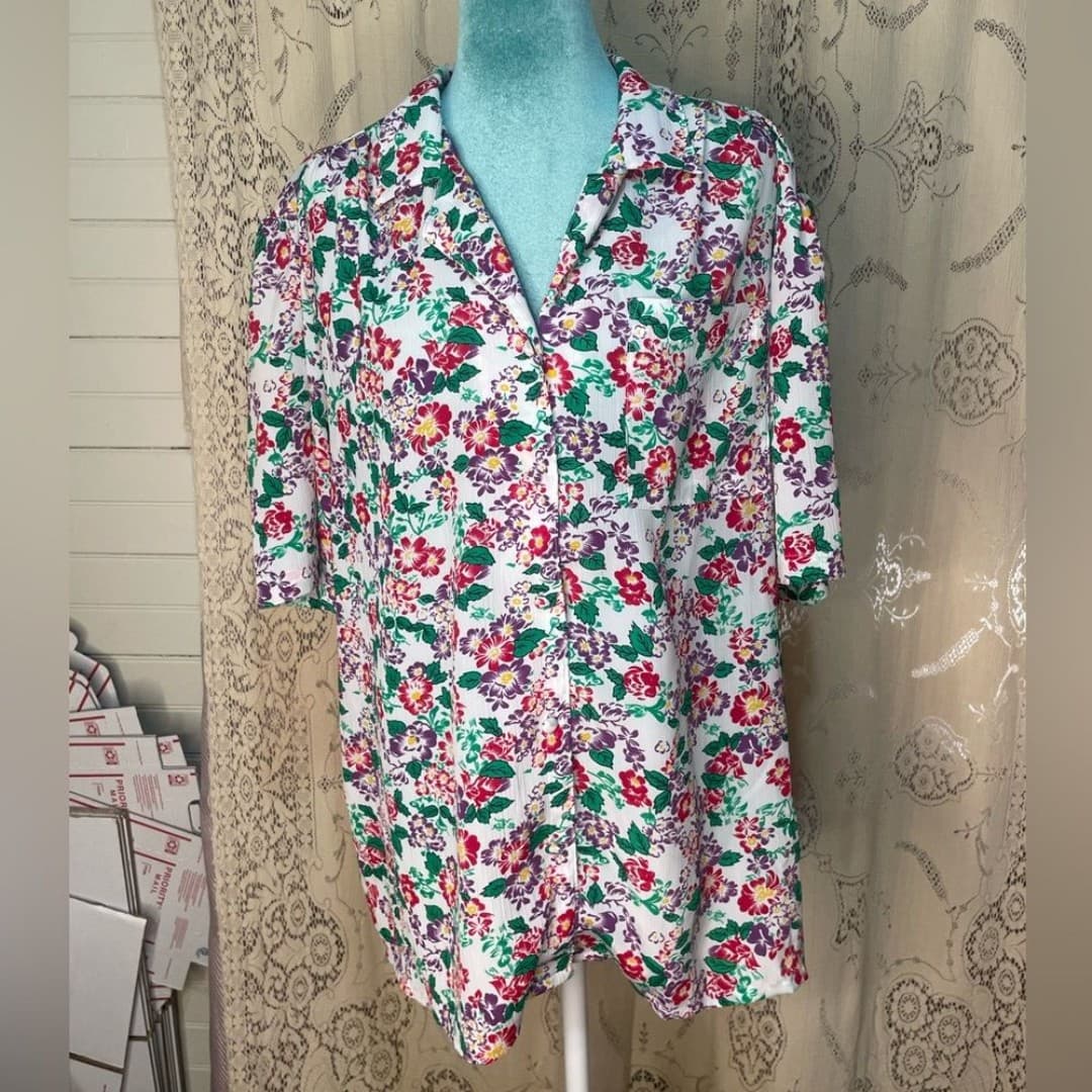 Sheridan square: vintage 80s floral top - Image 1
