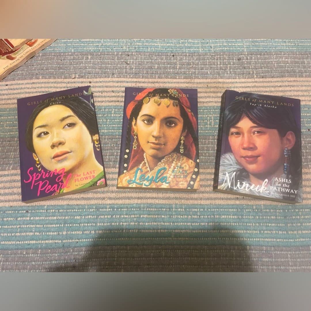 American girl: 3 girls of many lands books - Image 1
