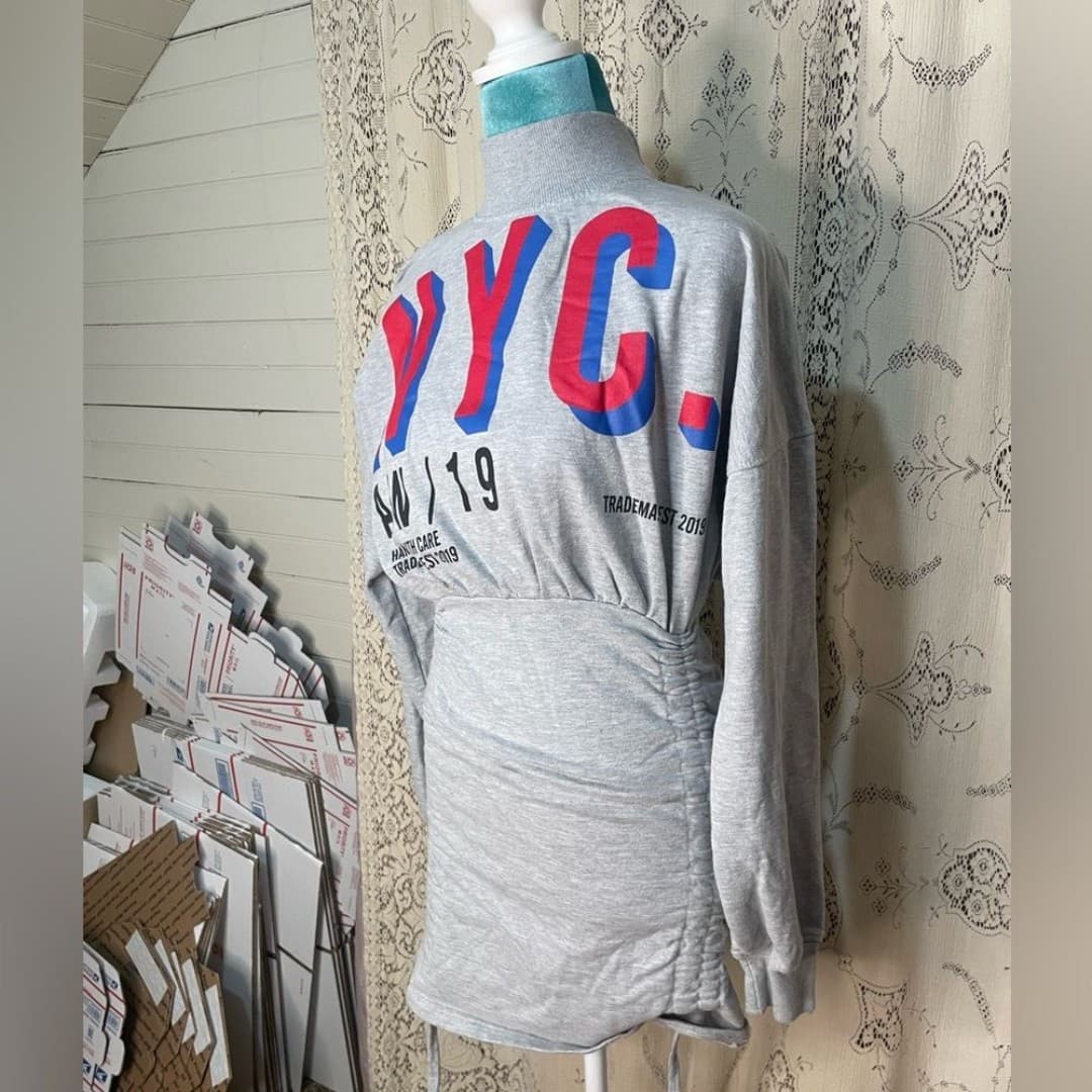 Missguided: NYC sweater dress 2-4 - Thumbnail 3