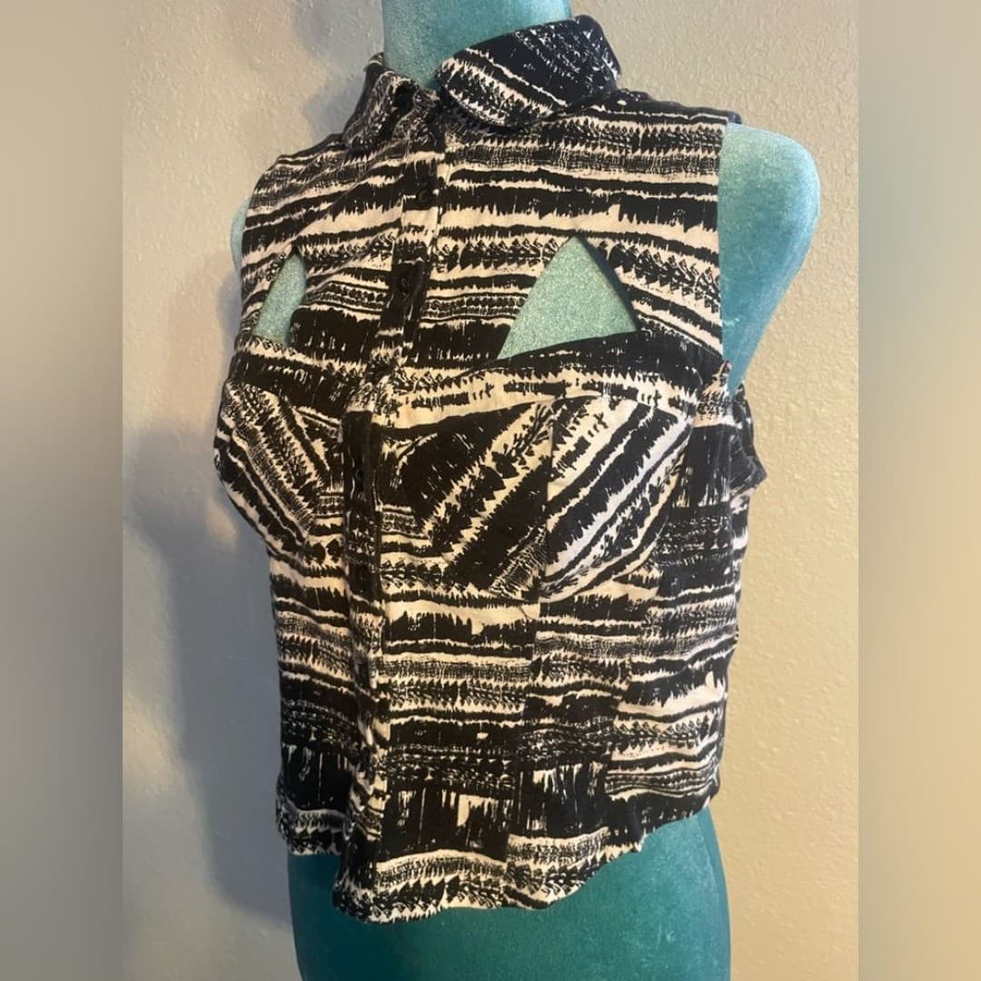 Sparkle and fade: cute crop top - Thumbnail 2