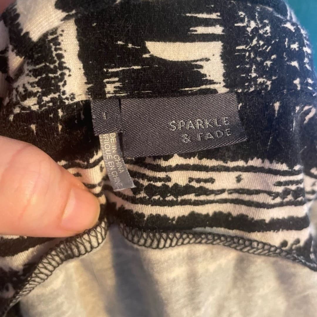 Sparkle and fade: cute crop top - Thumbnail 4