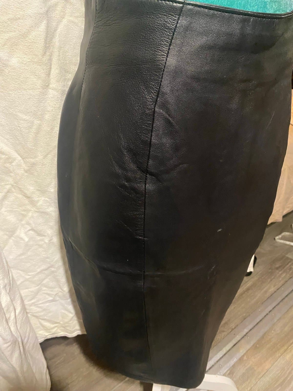 Andrew Marc: vintage black leather pencil skirt 6 - Thumbnail 3