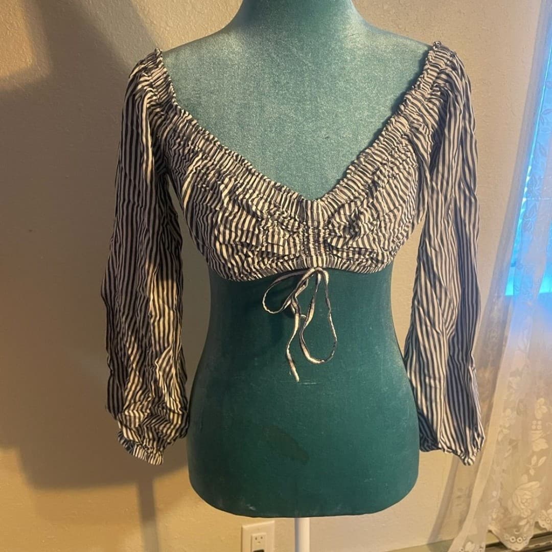 BB Dakota: striped off shoulder striped top - Image 1