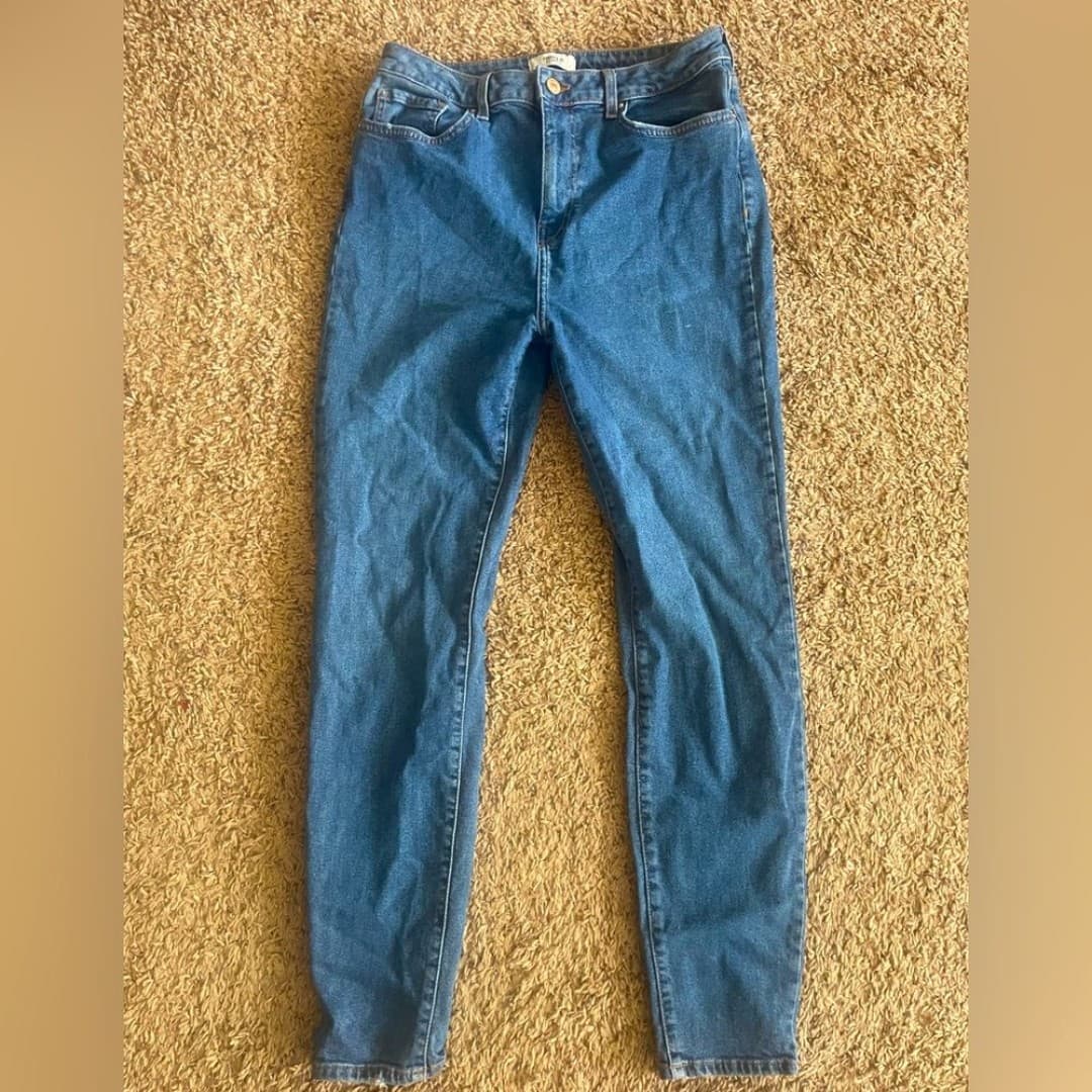 Forever 21: high waisted skinny jeans - Image 1