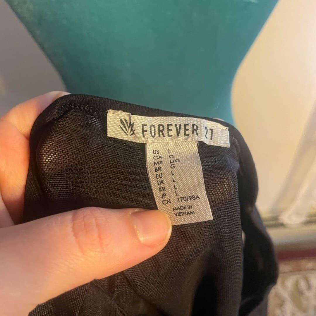 Forever 21: cropped active wear top - Thumbnail 4