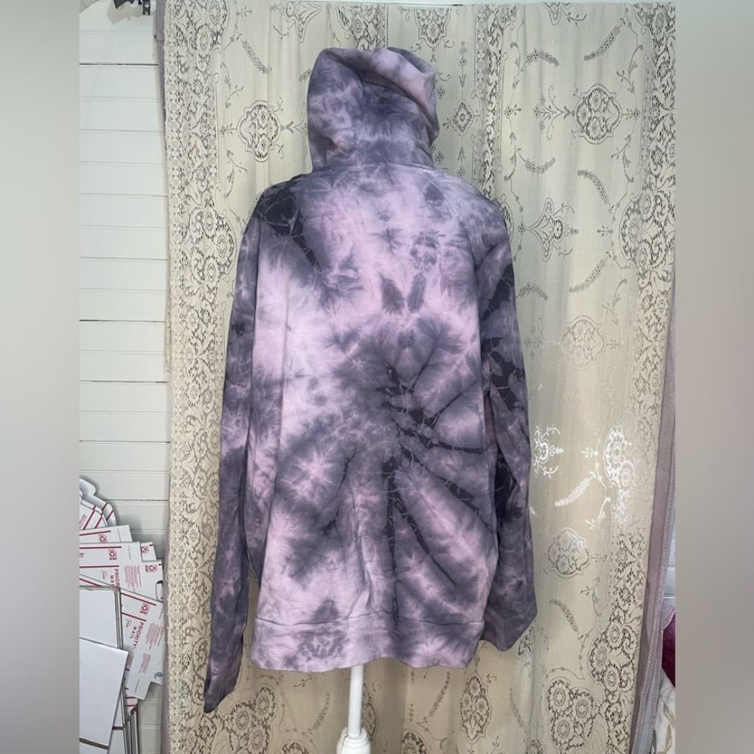 All in motion: tie dyed hoodie - Thumbnail 3