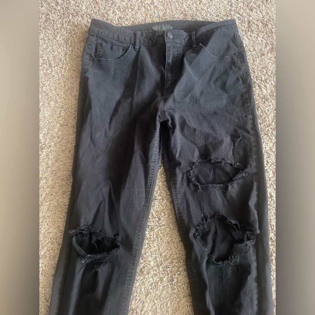 Wild fable: distressed high rise jeans - Thumbnail 2