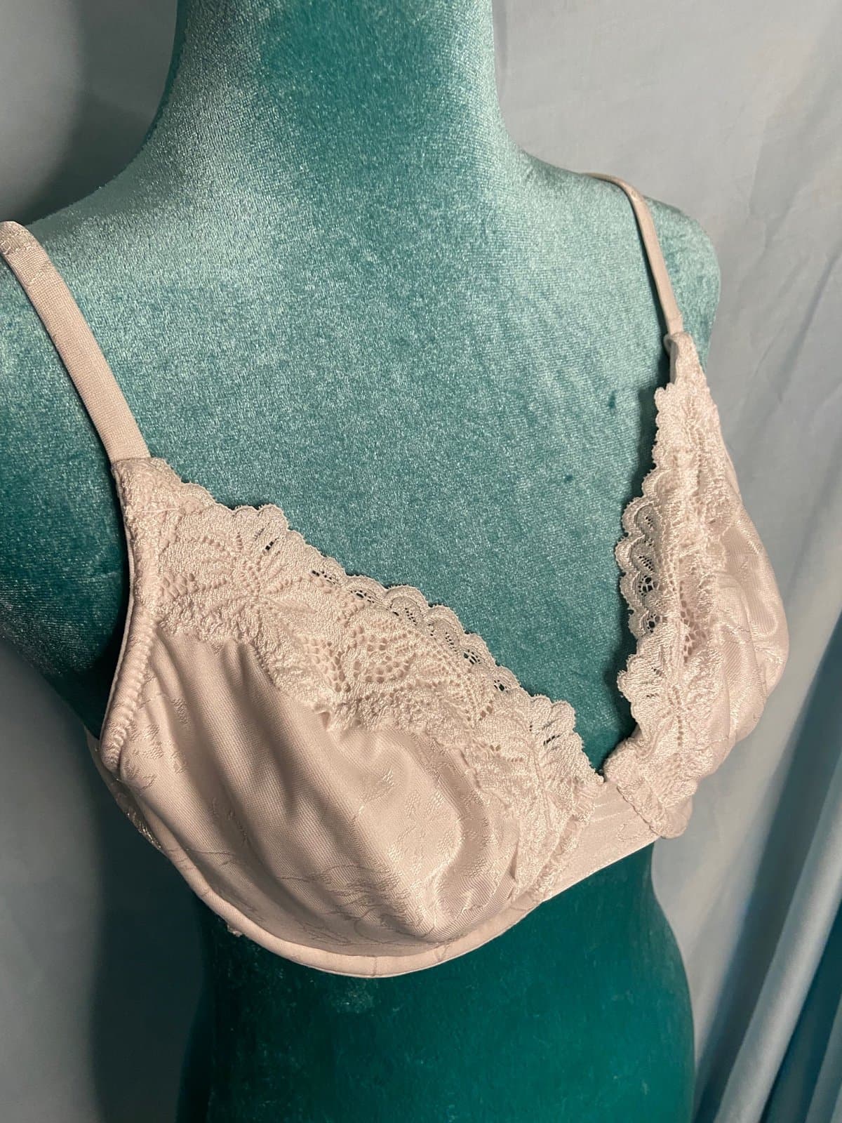 Warner’s vintage white bra - Thumbnail 2
