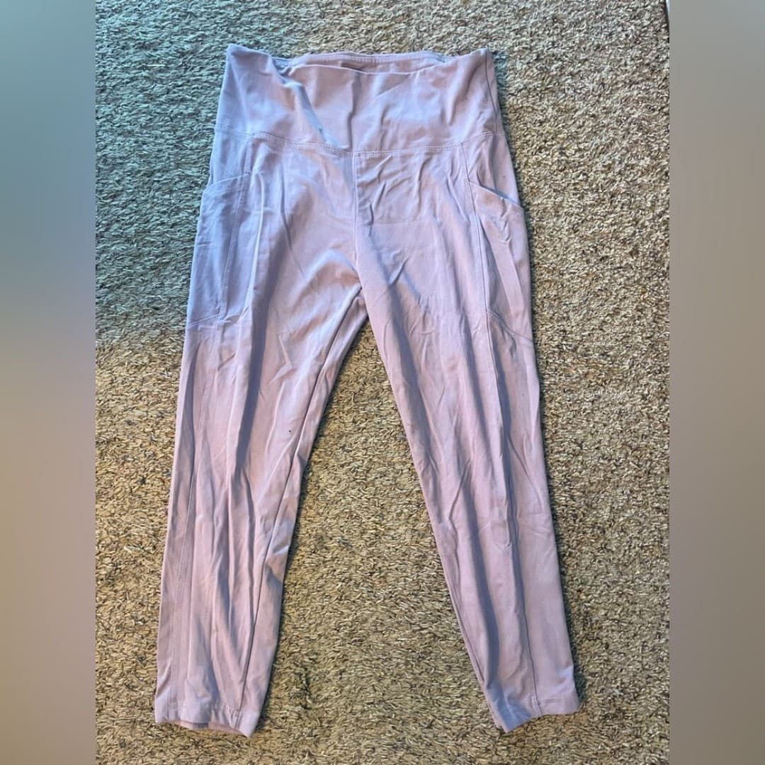 Balance collection: light pink midi leggings - Image 1