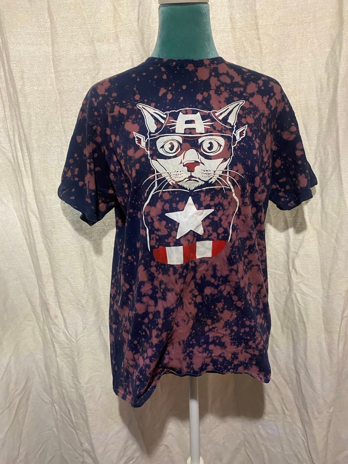 Captain America cat t-shirt upcycled - Image 1