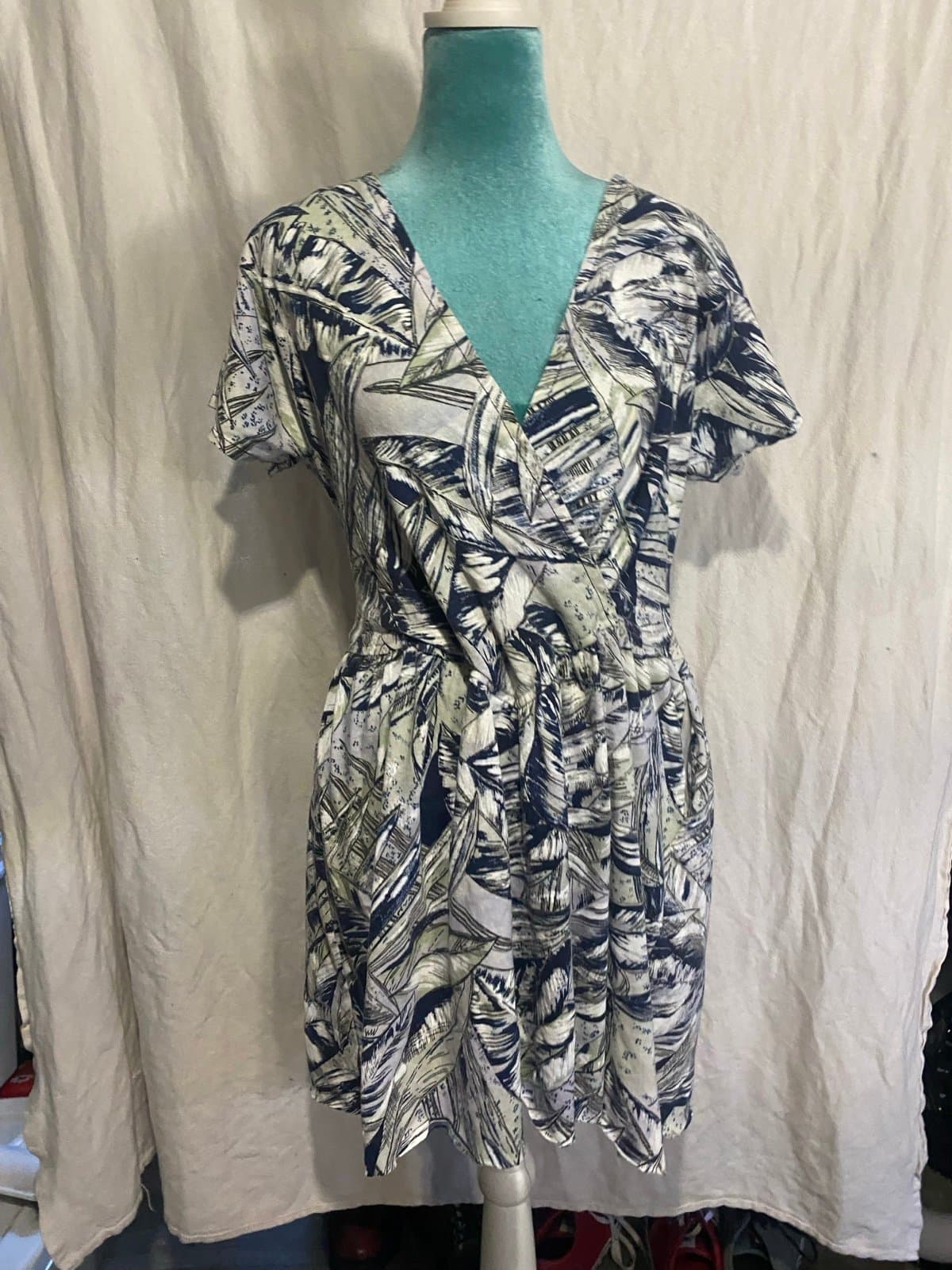 Vintage 80s dress with feather print - Thumbnail 2