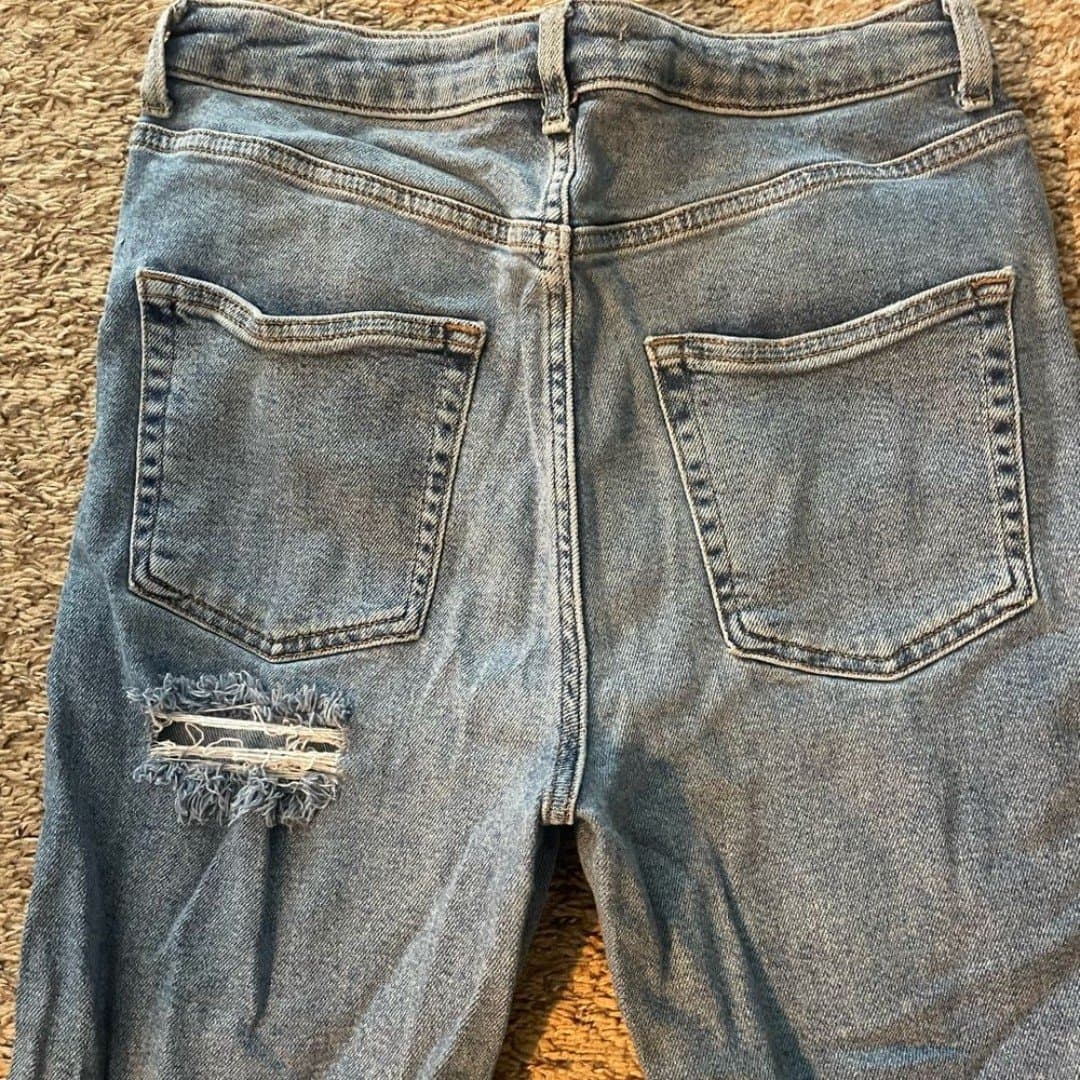 Forever 21: distressed button fly jeans - Thumbnail 4