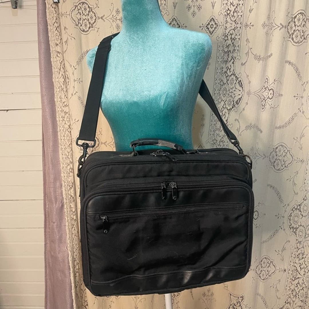 Port: vintage computer bag - Image 1