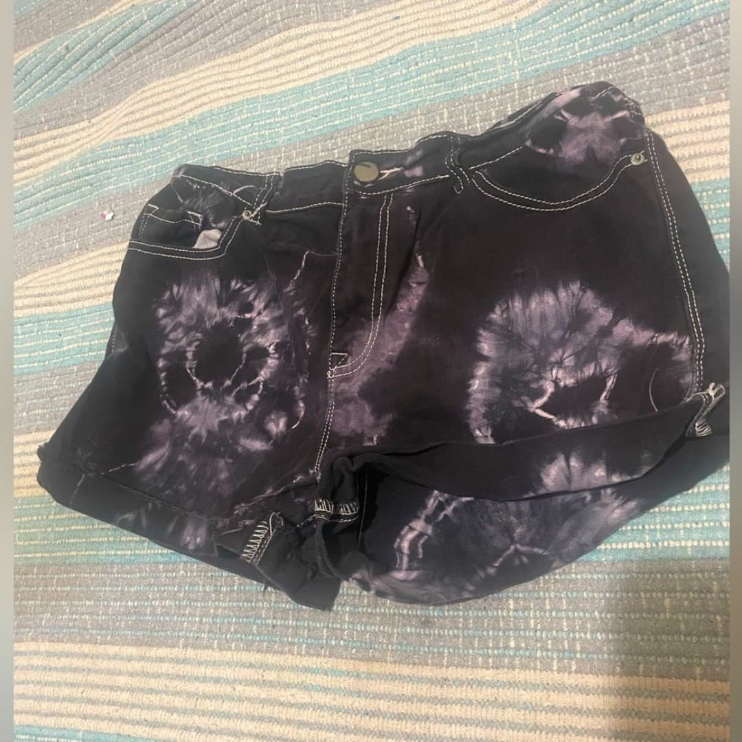 BDG: high rise tie dyed shorts - Image 1
