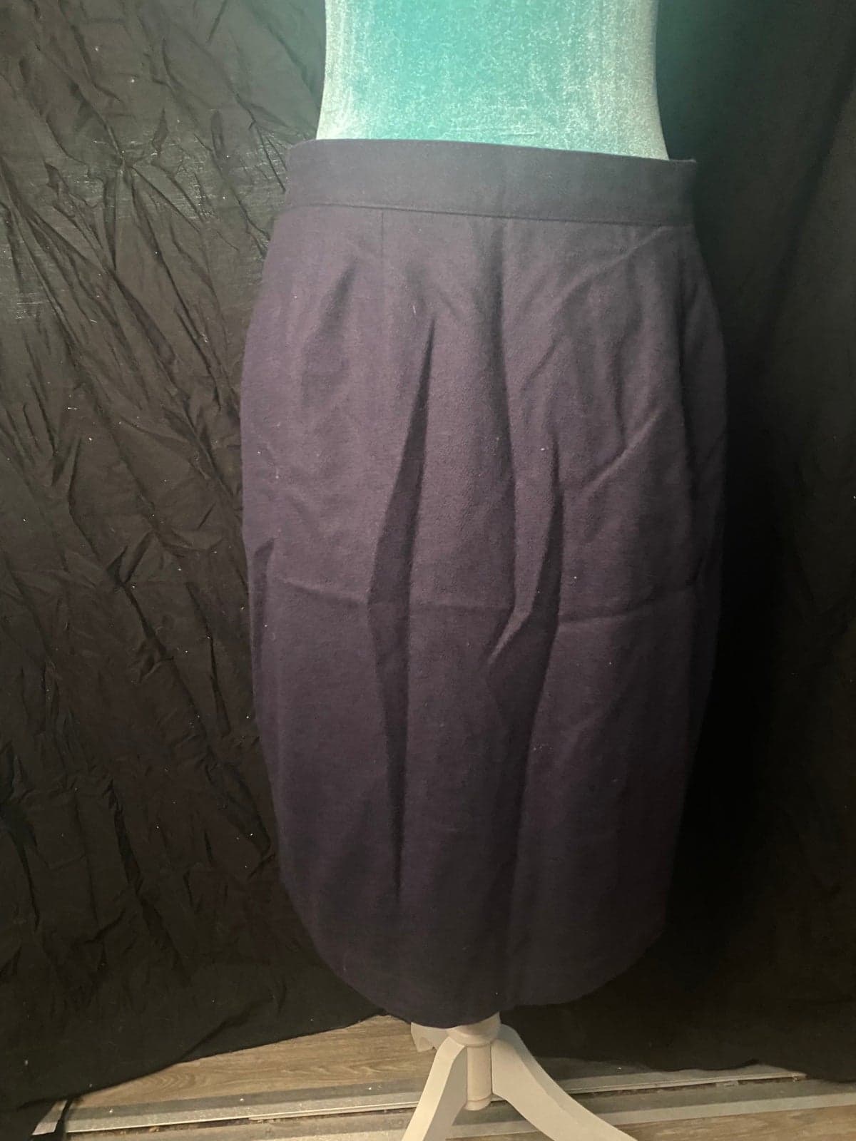 sag harbor skirt navy wool 6 - Image 1