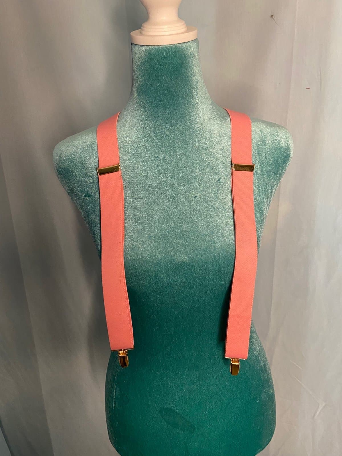 Pink suspenders - Image 1