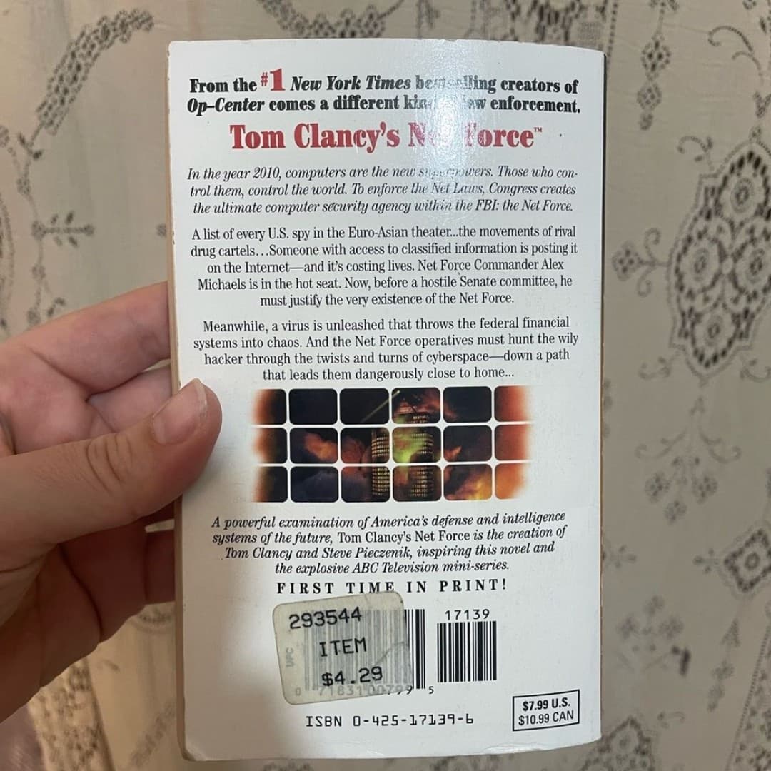 Tom Clancy: 4 paperback books - Thumbnail 7